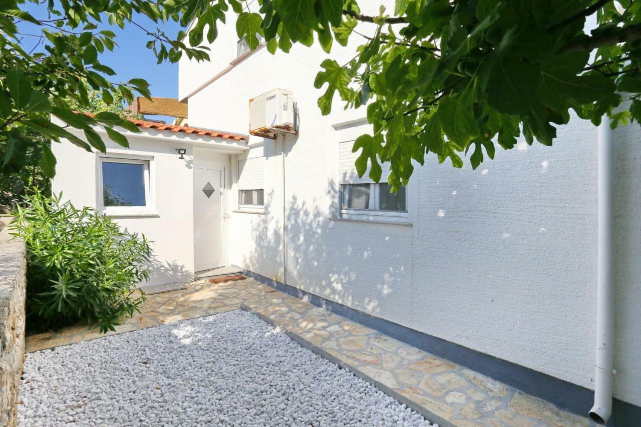 ויר Villa Neyla מראה חיצוני תמונה