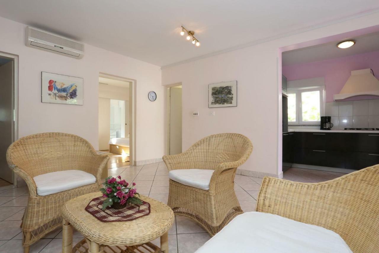 ויר Villa Neyla מראה חיצוני תמונה
